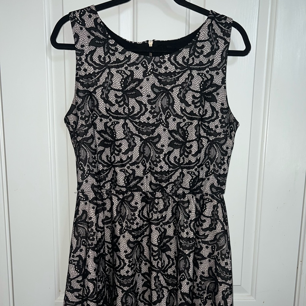 Dress - Picture 2 of 6